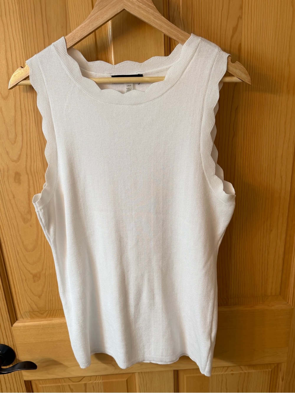Cable & Gauge White Knit Sleeveless Top Scallop Ruffle Trim Size L